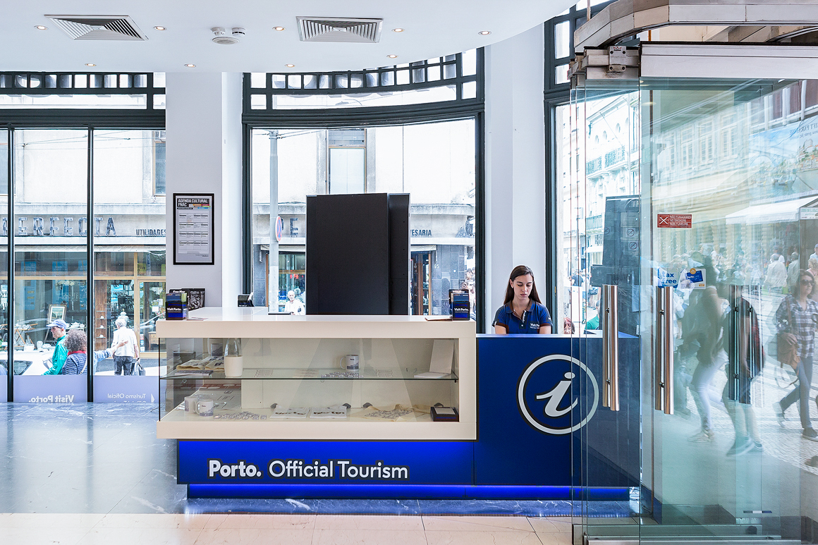 Point Office de Tourisme de Porto - rue Santa Catarina - Retrait Porto Card - Porto