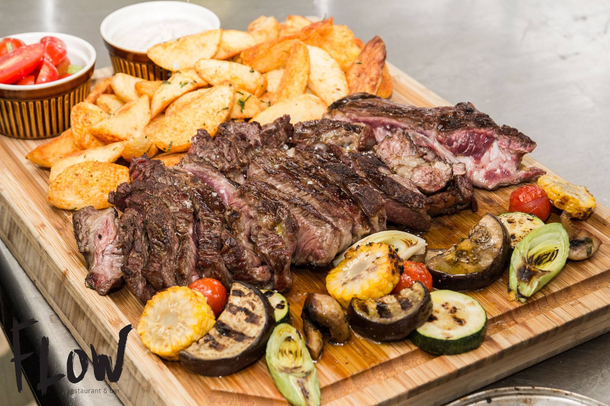 Cote de veau grillee de 1kg et ses accompagnements - restaurant Flow - Porto