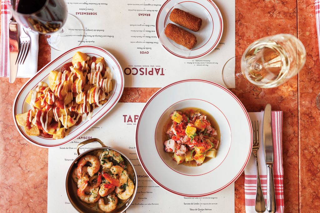 Selection de tapas chez Tapisco Porto - Patatas Bravas - Croquettes de viandes - Poulpe grille - Crevettes ail