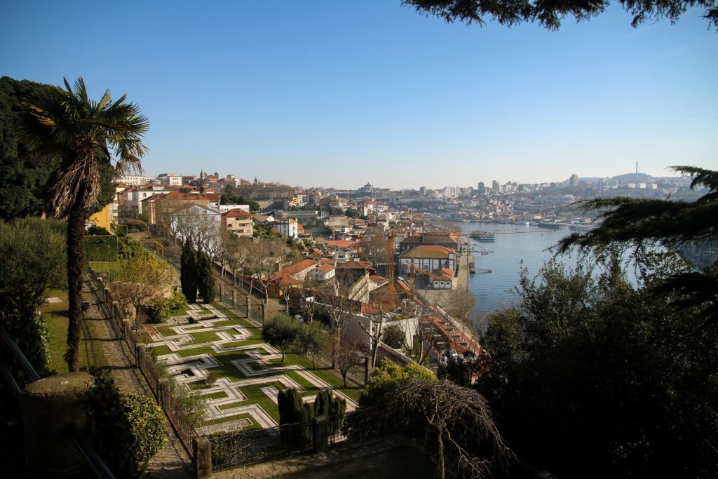 Jardins du Palacio de Cristal avec vue sur le Douro et Porto