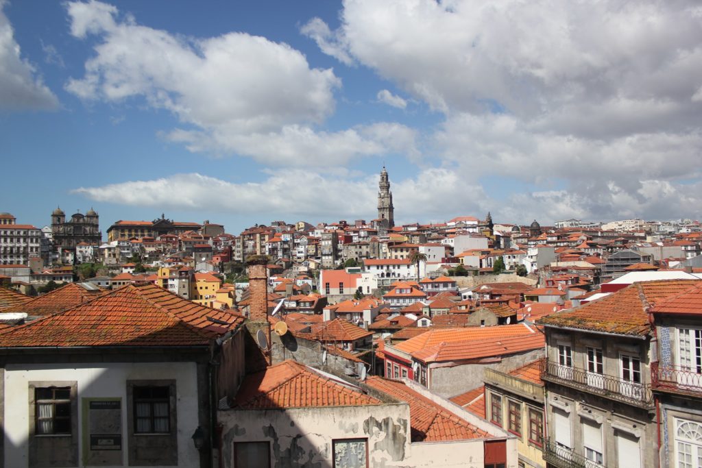 Vue depuis esplanade cathedrale Porto